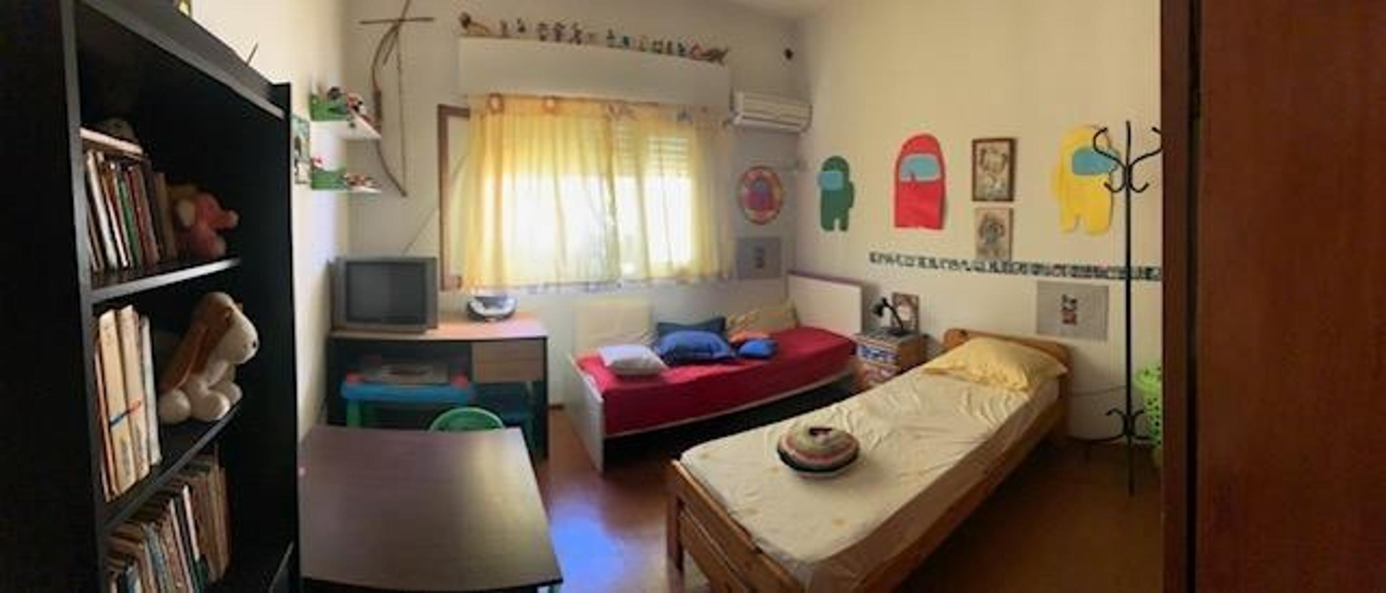 Casa de 4 ambientes lote de 10 x 30 en esquina con amplio jardin y fondo libre — foto 14