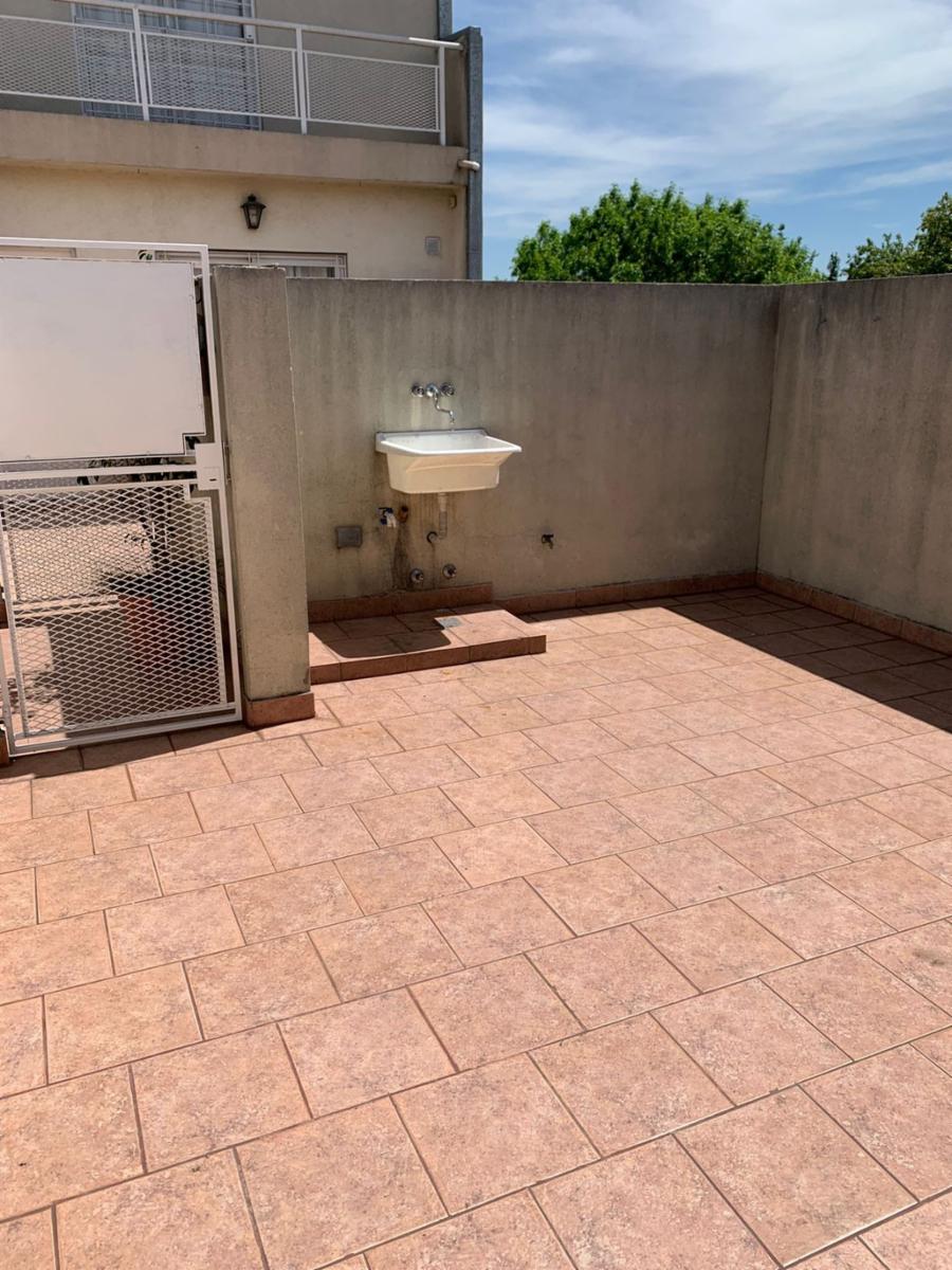 DEPTO DE 2 AMBIENTES, PRIMER PISO AL FRENTE CON PATIO. VILLA LUZURIAGA — foto 4