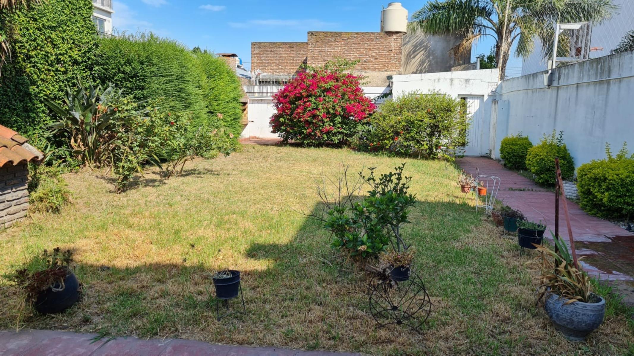 chalet de 3 ambientes estilo colonial s/lote de 10 x 30 — foto 2