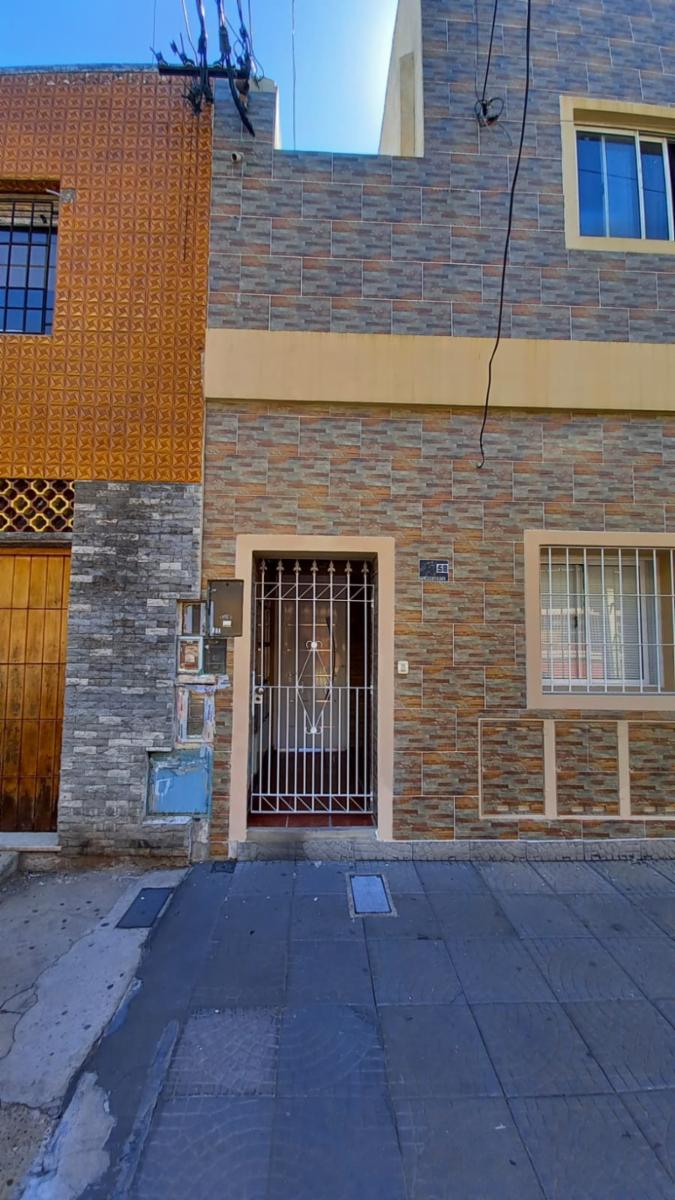 EXCELENTE DEPARTAMENTO DE 3 AMBIENTES EN 1° PISO CON PATIO — foto 2