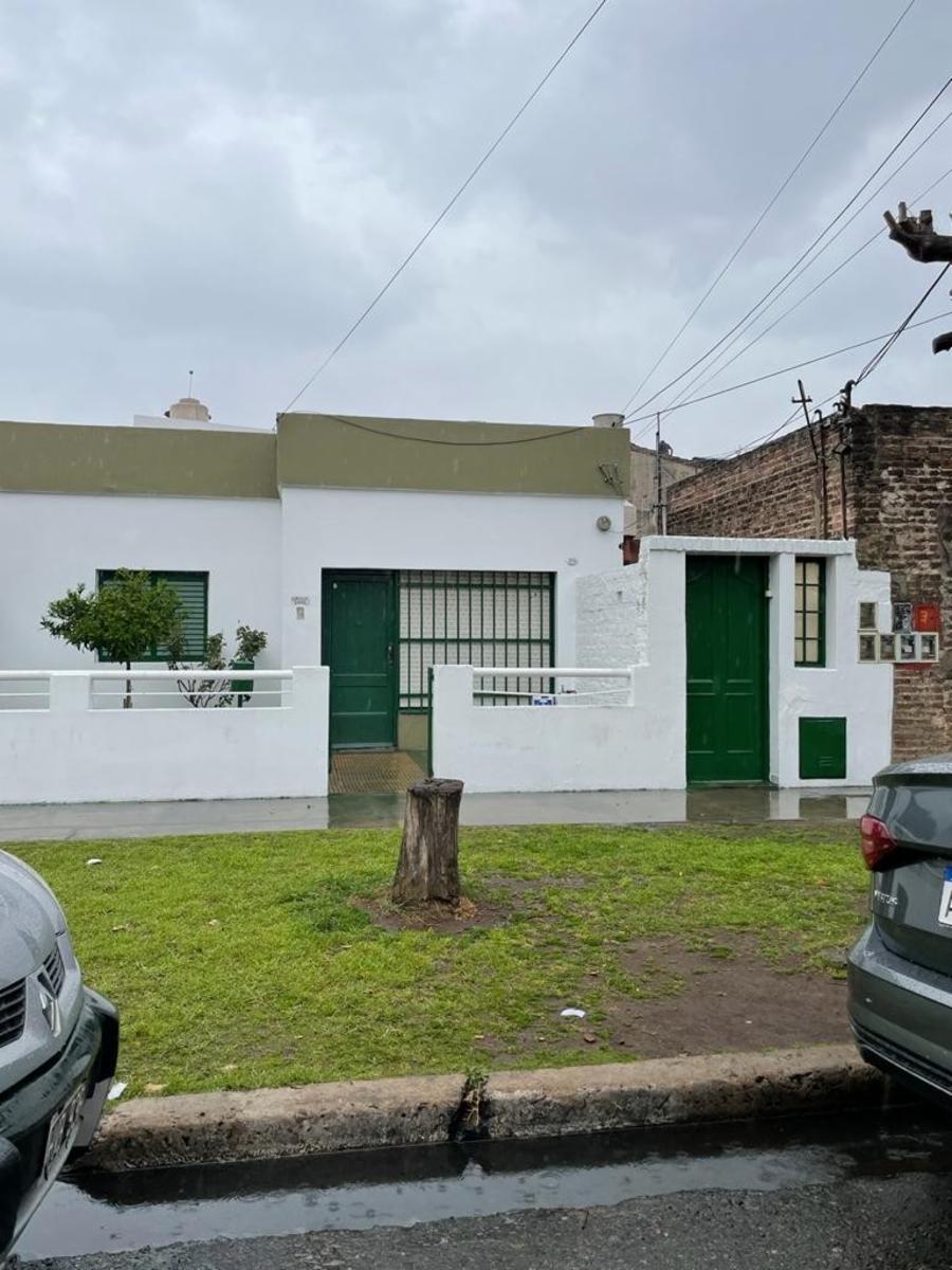 Lote con construcción para demoler 8,66 X 28,80.