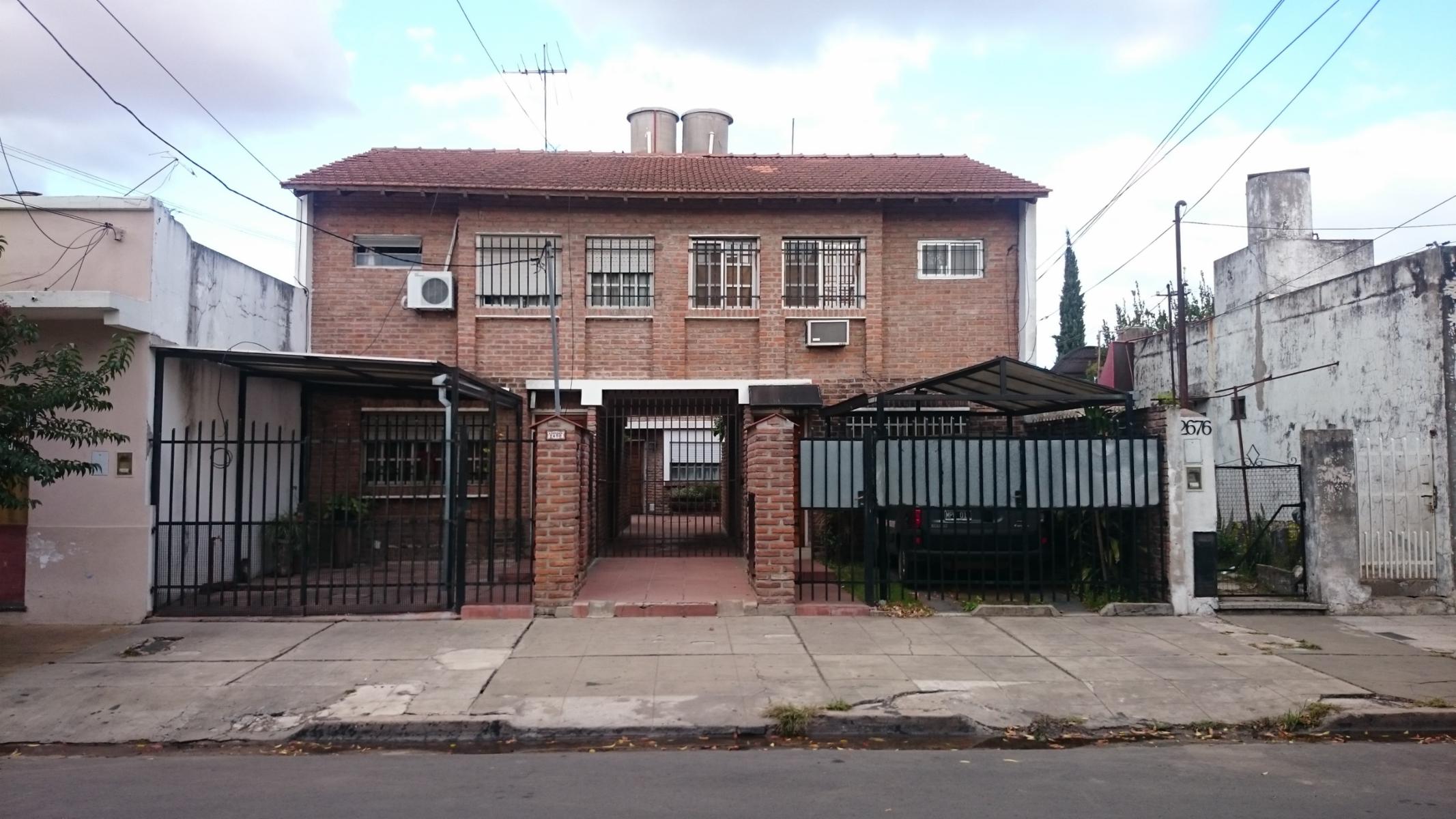 DUPLEX 3 AMBIENTES CON AMPLIO PATIO Y CUARTO DE HERRAMIENTAS