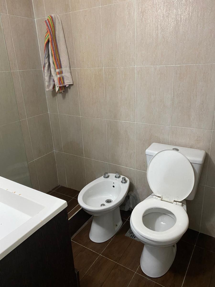 Departamento 2 ambientes en 1er piso al frente. Impecable estado — foto 2