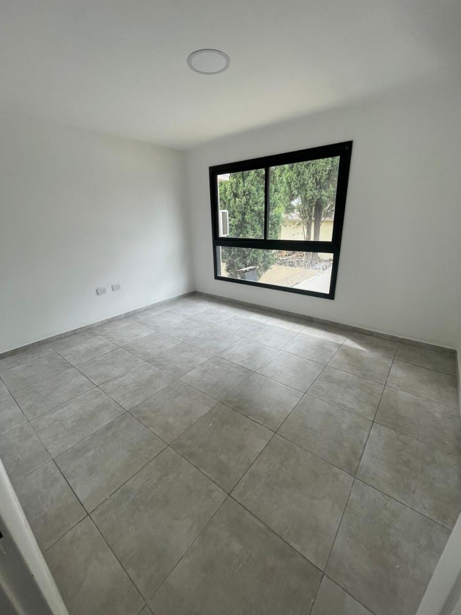Dúplex a estrenar 3 ambientes al frente con cochera y patio. Muy luminoso. NUEVO VALOR — foto 5