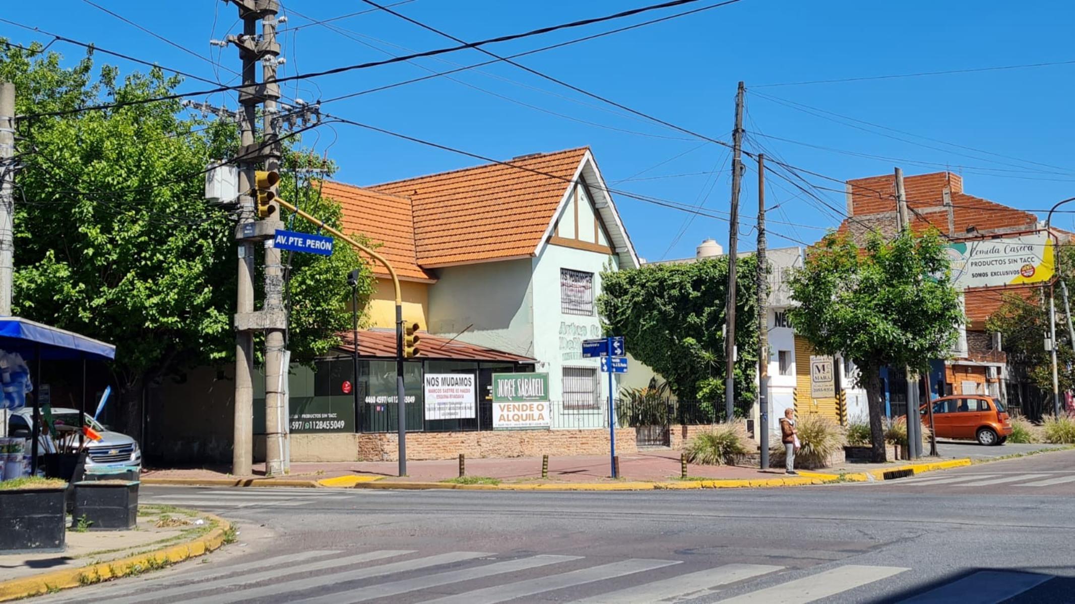 LOCAL COMERCIAL, EXCELENTE ESQUINA SOBRE PRESIDENTE PERON, IDEAL EMPRENDIMIENTO GASTRONOMICO. - 1