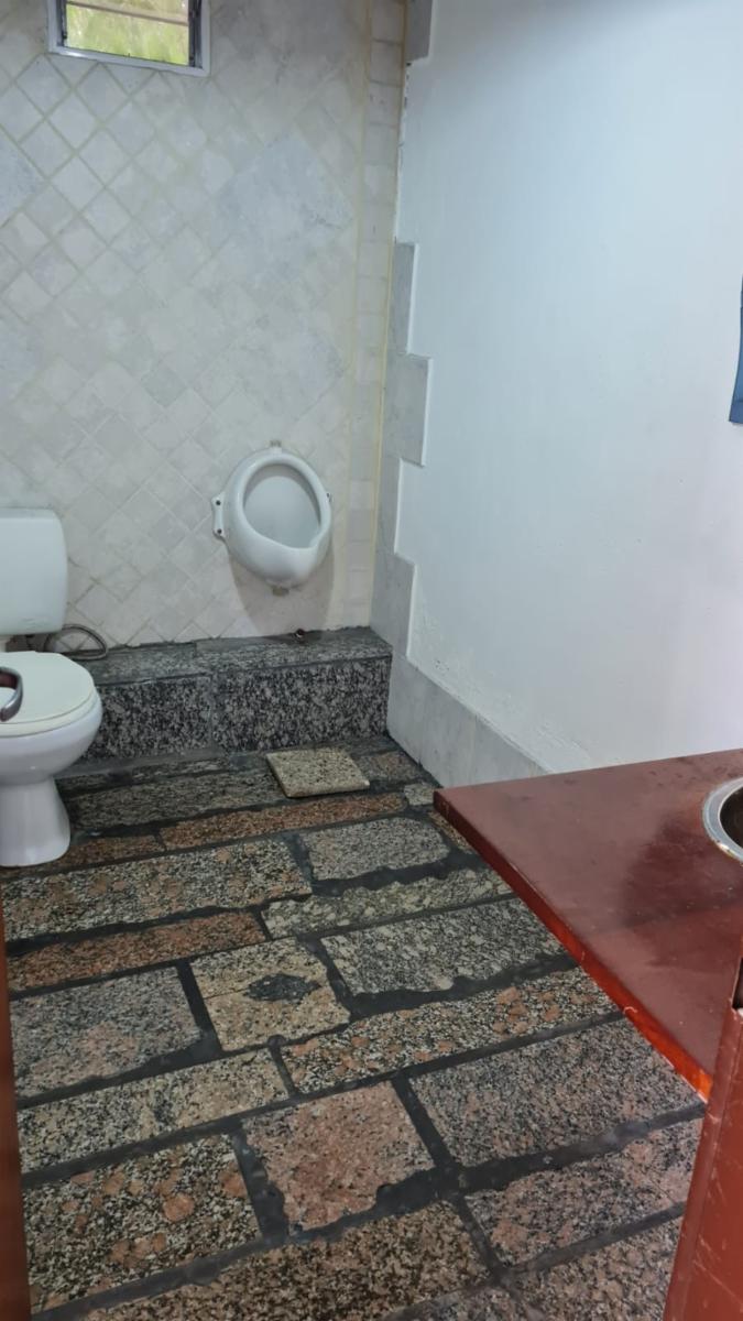 LOCAL COMERCIAL, EXCELENTE ESQUINA SOBRE PRESIDENTE PERON, IDEAL EMPRENDIMIENTO GASTRONOMICO. - 3