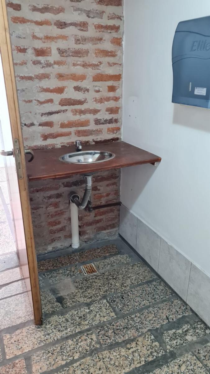 LOCAL COMERCIAL, EXCELENTE ESQUINA SOBRE PRESIDENTE PERON, IDEAL EMPRENDIMIENTO GASTRONOMICO. - 4