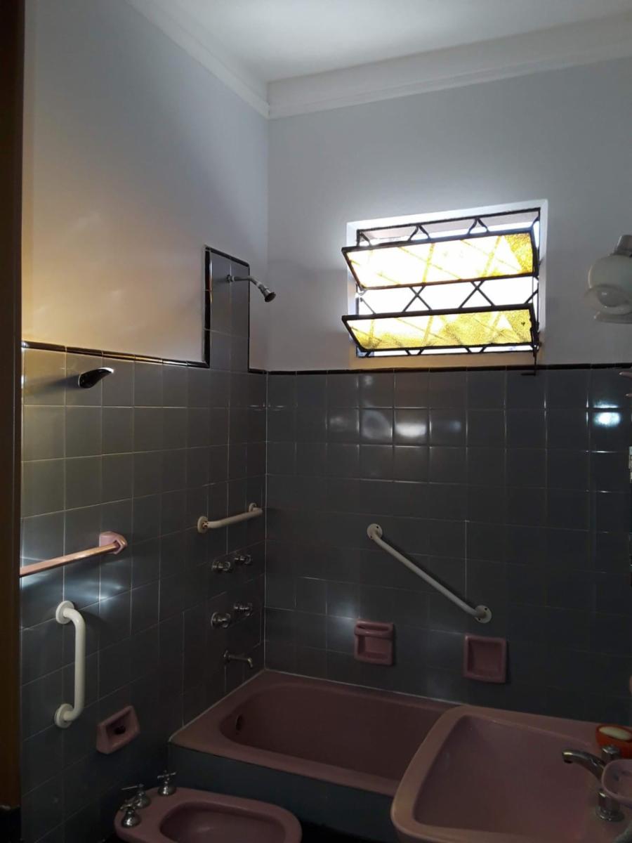 CASA AMERICANA CON GALPÓN TECHO PARABÓLICO (220 m2) EN LA PARTE DE ATRÁS SOBRE LOTE DE 10 X 45M. — foto 4