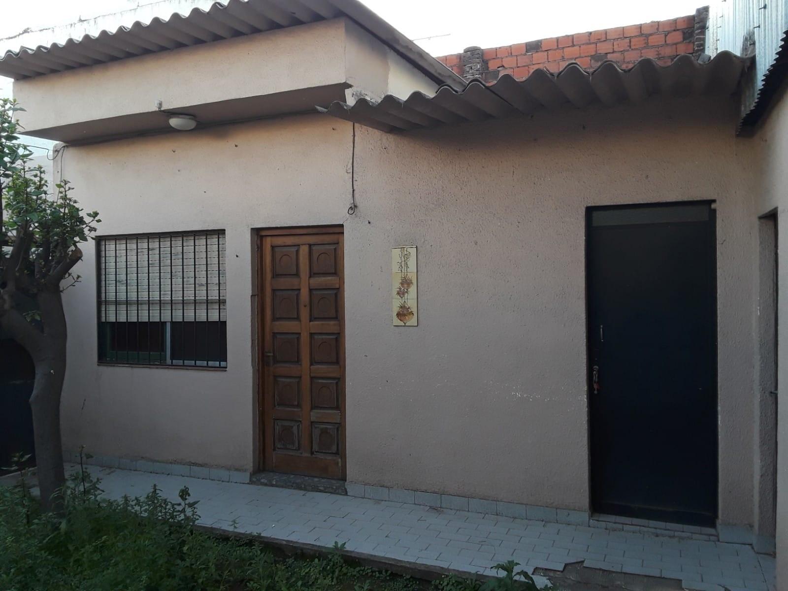 CASA AMERICANA CON GALPÓN TECHO PARABÓLICO (220 m2) EN LA PARTE DE ATRÁS SOBRE LOTE DE 10 X 45M. — foto 5