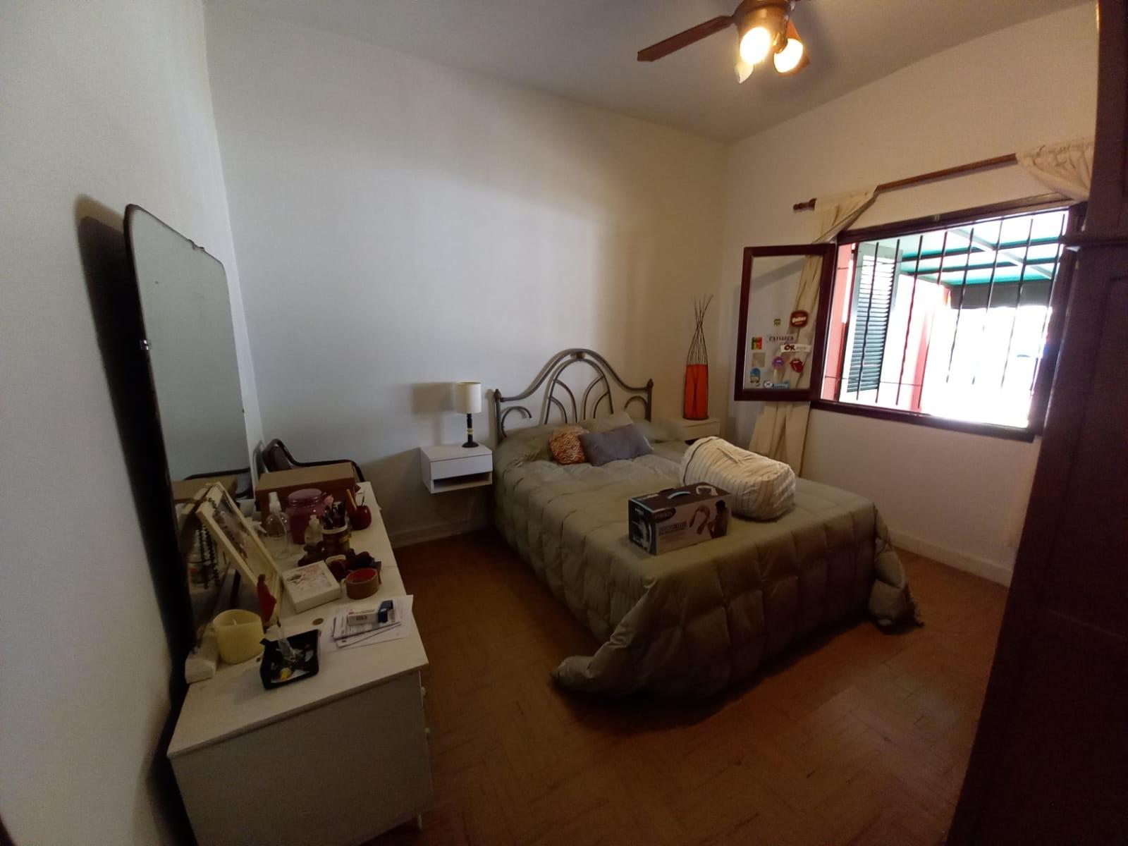 casa americana de 3 ambientes mas dependencias s/amplio lote de 10 x 42 — foto 7