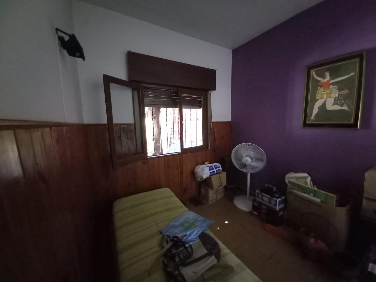 casa americana de 3 ambientes mas dependencias s/amplio lote de 10 x 42 — foto 9