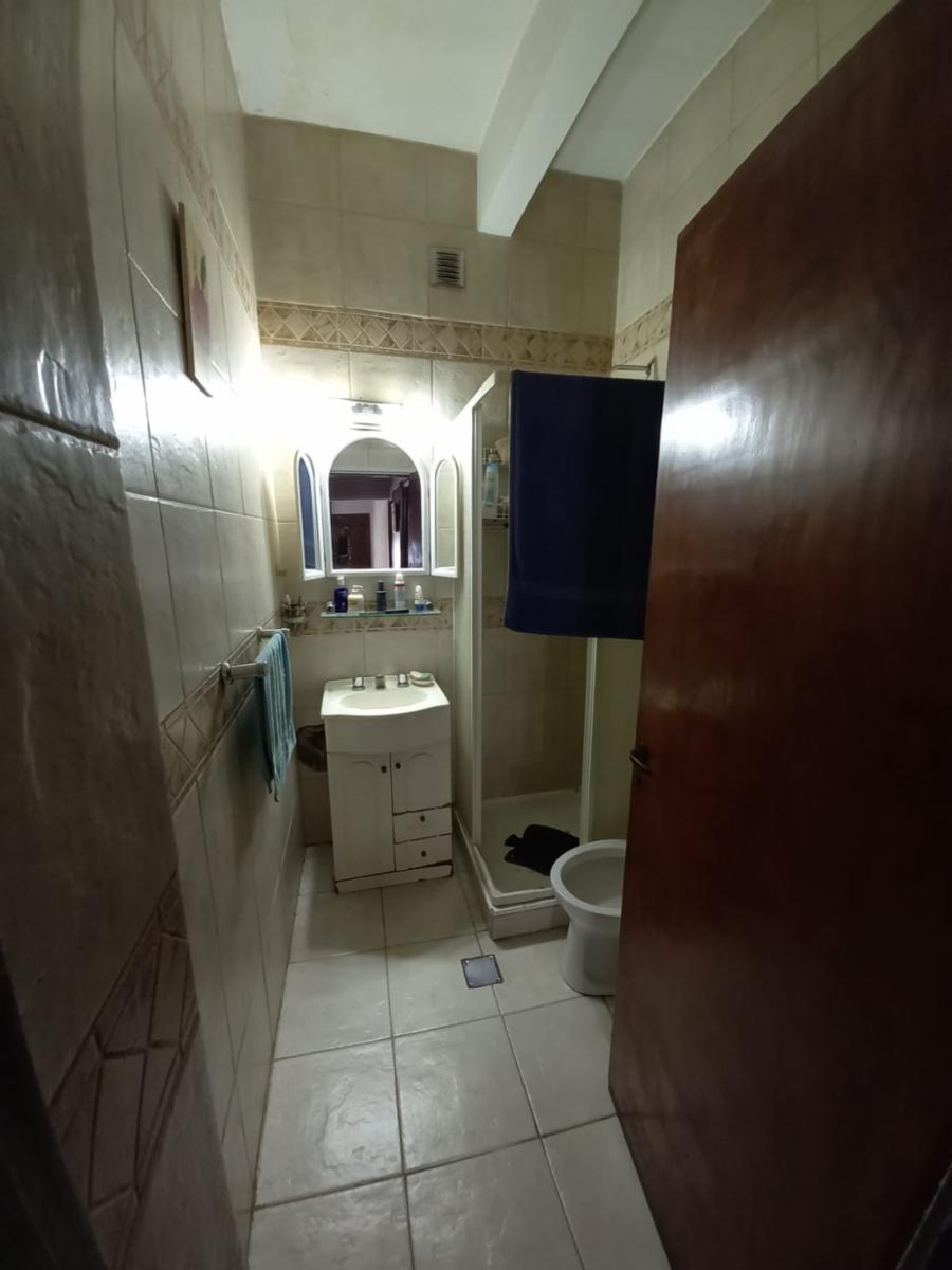 casa americana de 3 ambientes mas dependencias s/amplio lote de 10 x 42 — foto 11