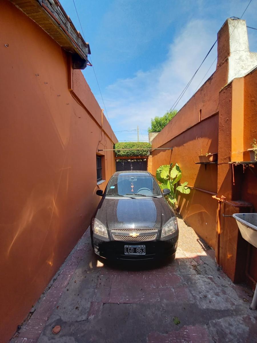 casa americana de 3 ambientes mas dependencias s/amplio lote de 10 x 42 — foto 12