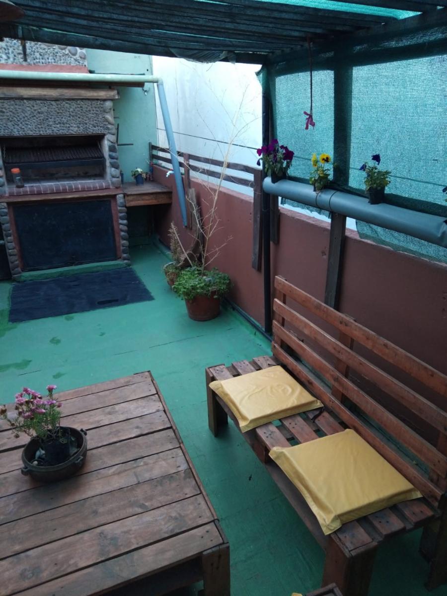 Departamento ph 3 ambientes , con patio con parrilla y terraza. Lomas del mirador — foto 12