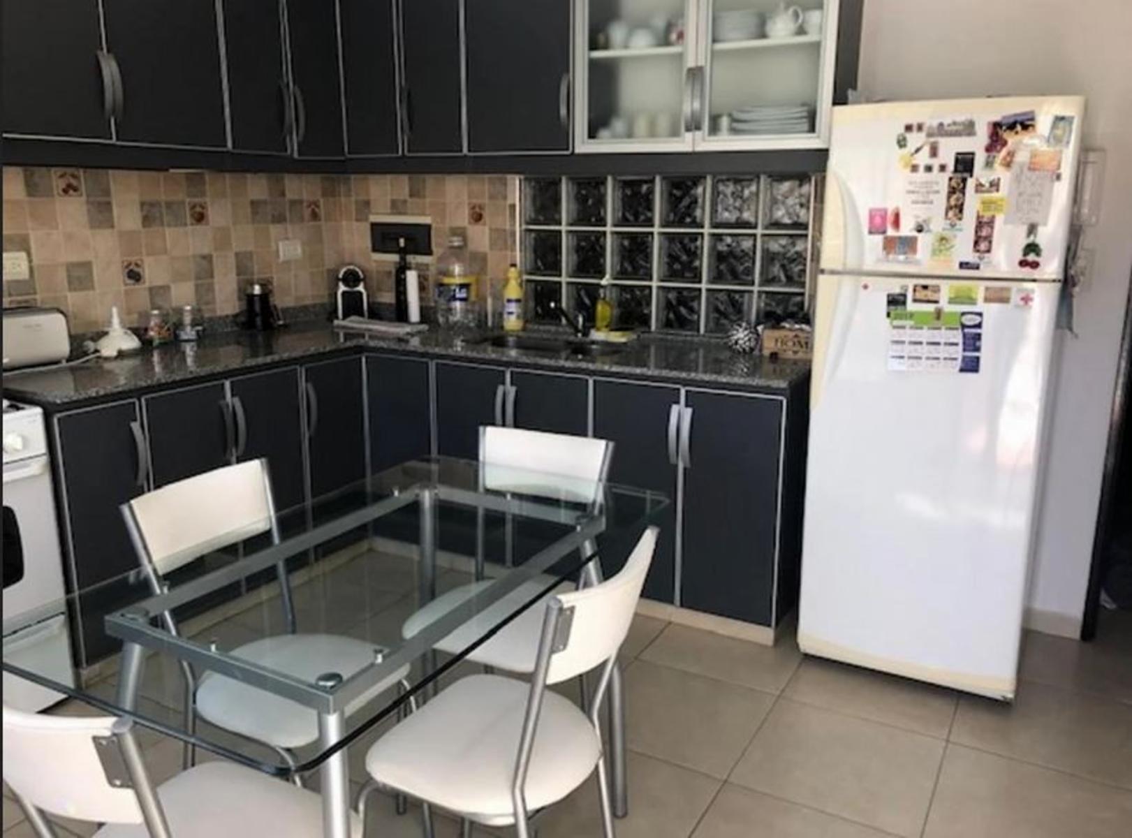 Departamento 3 ambientes planta baja con cochera, patio y lavadero. Excelente estado y ubicación. NUEVO VALOR — foto 8