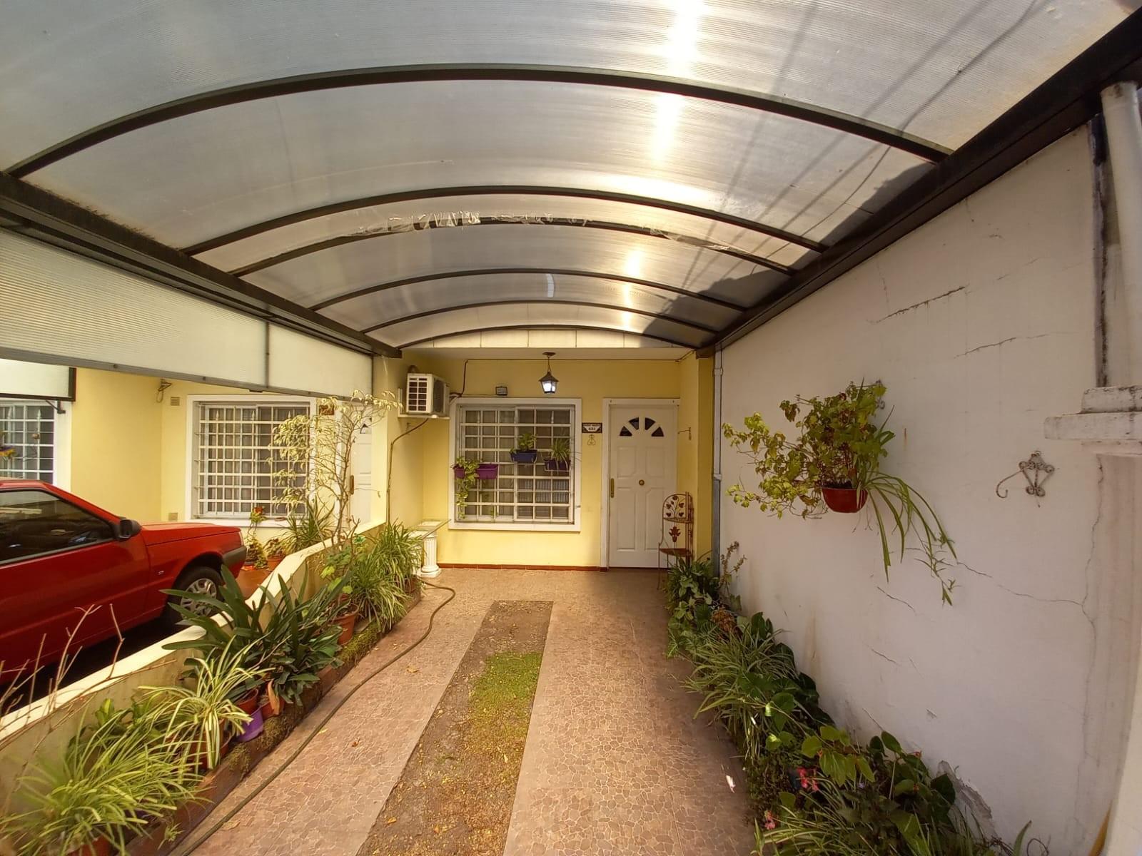 EXCELENTE DEPARTAMENTO 2 AMBIENTES Y MEDIO TODO EN PLANTA BAJA AL FRENTE CON COCHERA Y PATIO CON PARRILLA. VILLA LUZURIAGA — foto 4