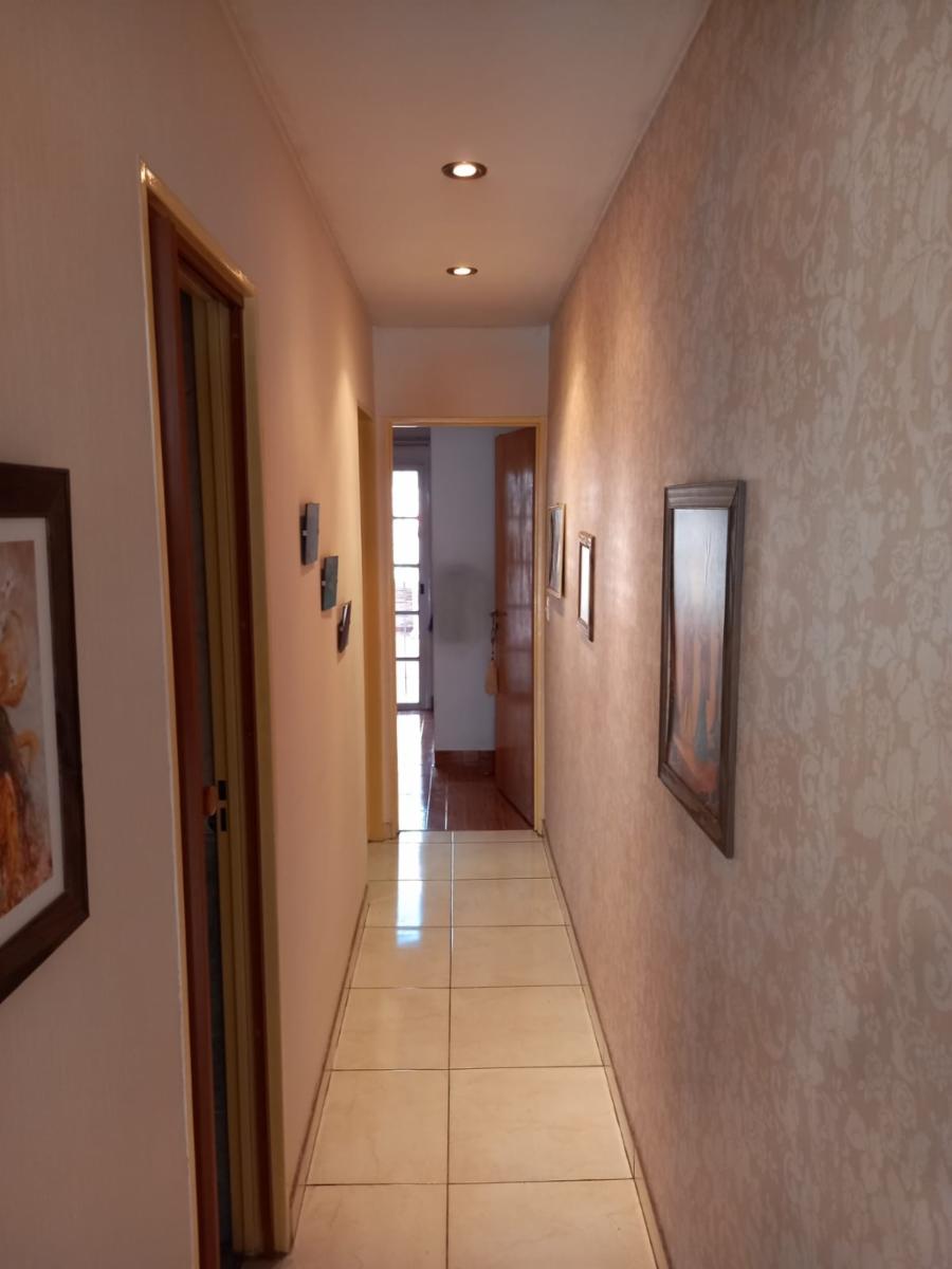 EXCELENTE DEPARTAMENTO 2 AMBIENTES Y MEDIO TODO EN PLANTA BAJA AL FRENTE CON COCHERA Y PATIO CON PARRILLA. VILLA LUZURIAGA — foto 7