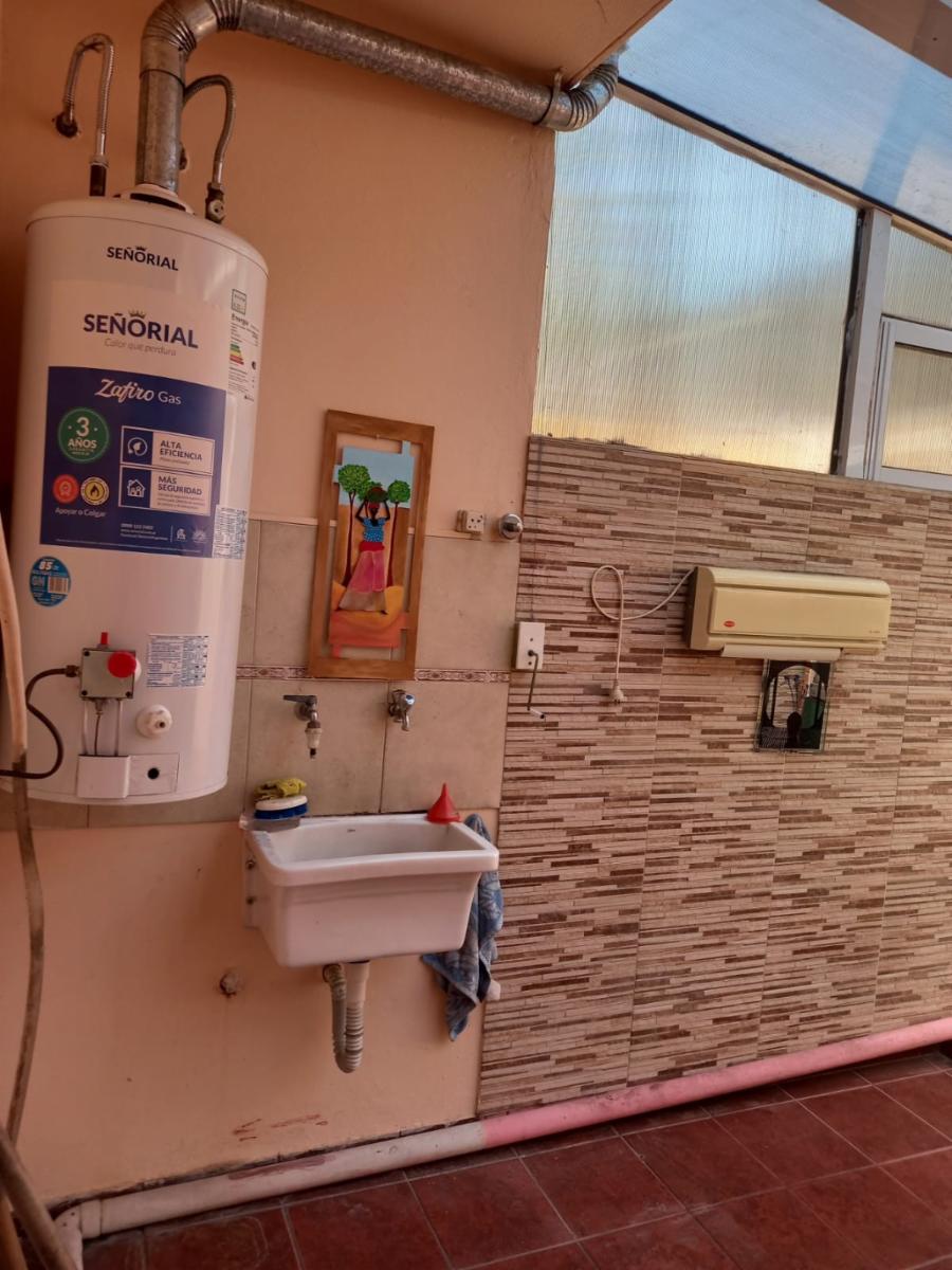 EXCELENTE DEPARTAMENTO 2 AMBIENTES Y MEDIO TODO EN PLANTA BAJA AL FRENTE CON COCHERA Y PATIO CON PARRILLA. VILLA LUZURIAGA — foto 13