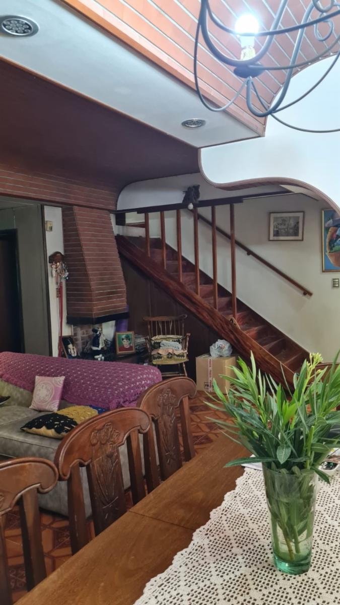 Excelente chalet 5 ambientes en dos plantas con fondo libre conparrilla, garage para 4 autos. Barrio Marina — foto 6