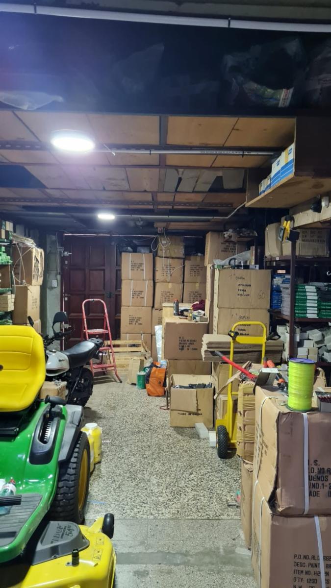 Excelente chalet 5 ambientes en dos plantas con fondo libre conparrilla, garage para 4 autos. Barrio Marina — foto 14