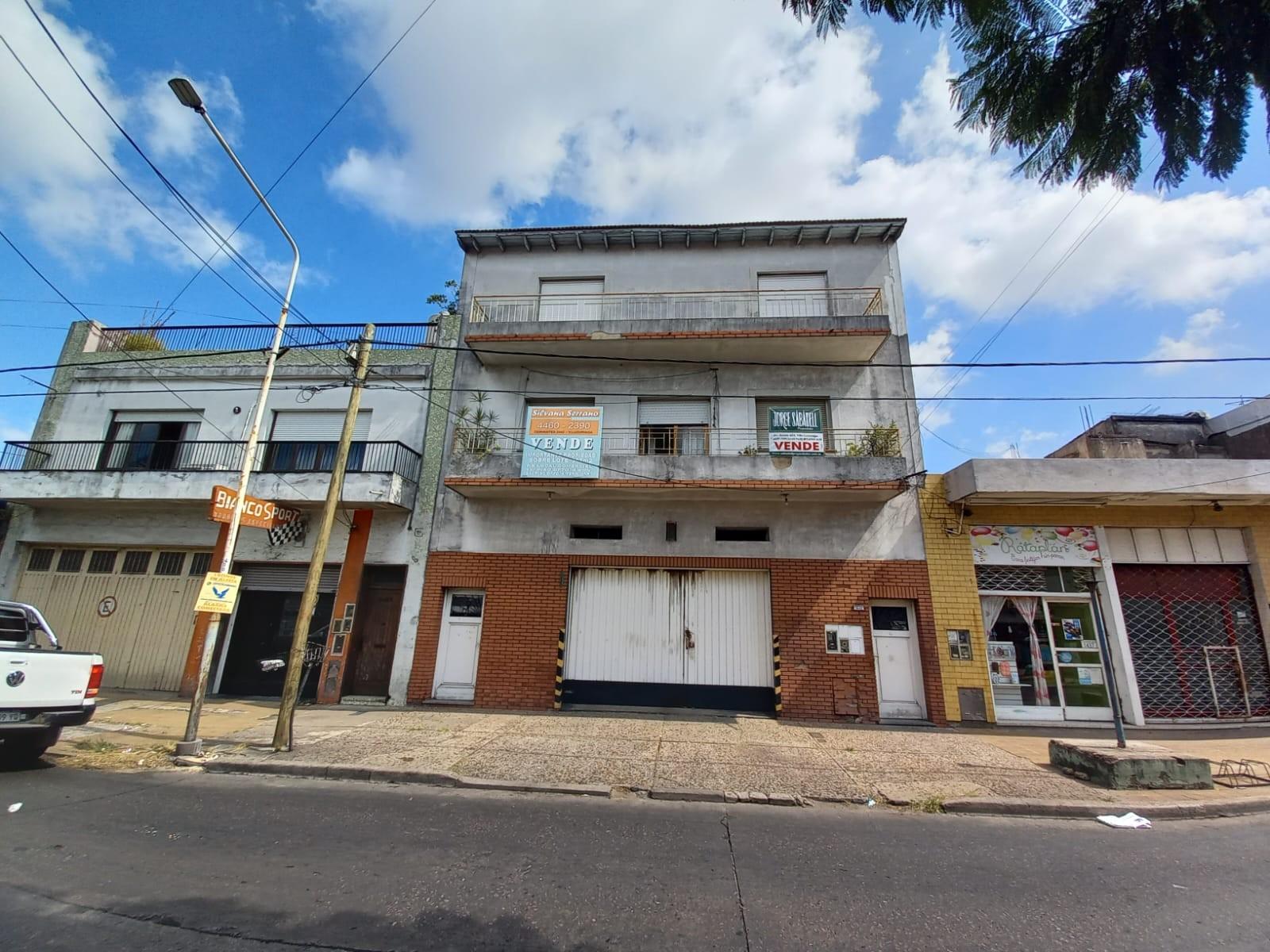 Local con vivienda sobre Triunvirato, Ramos Mejia - 1