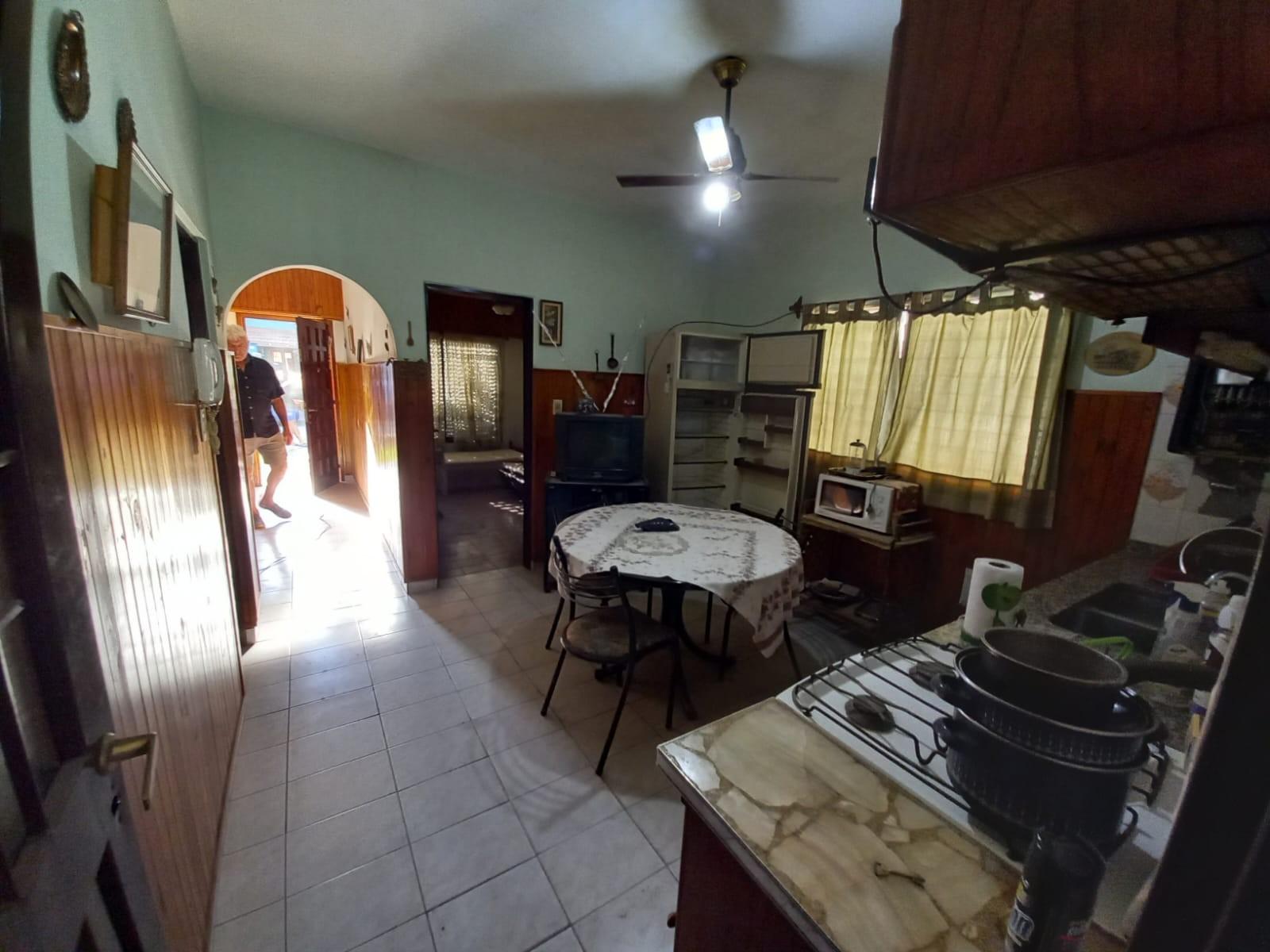 CASA AMERICANA 3 AMBIENTES CON COCHERA Y QUINCHO CON PARRILLA, HAEDO. — foto 4