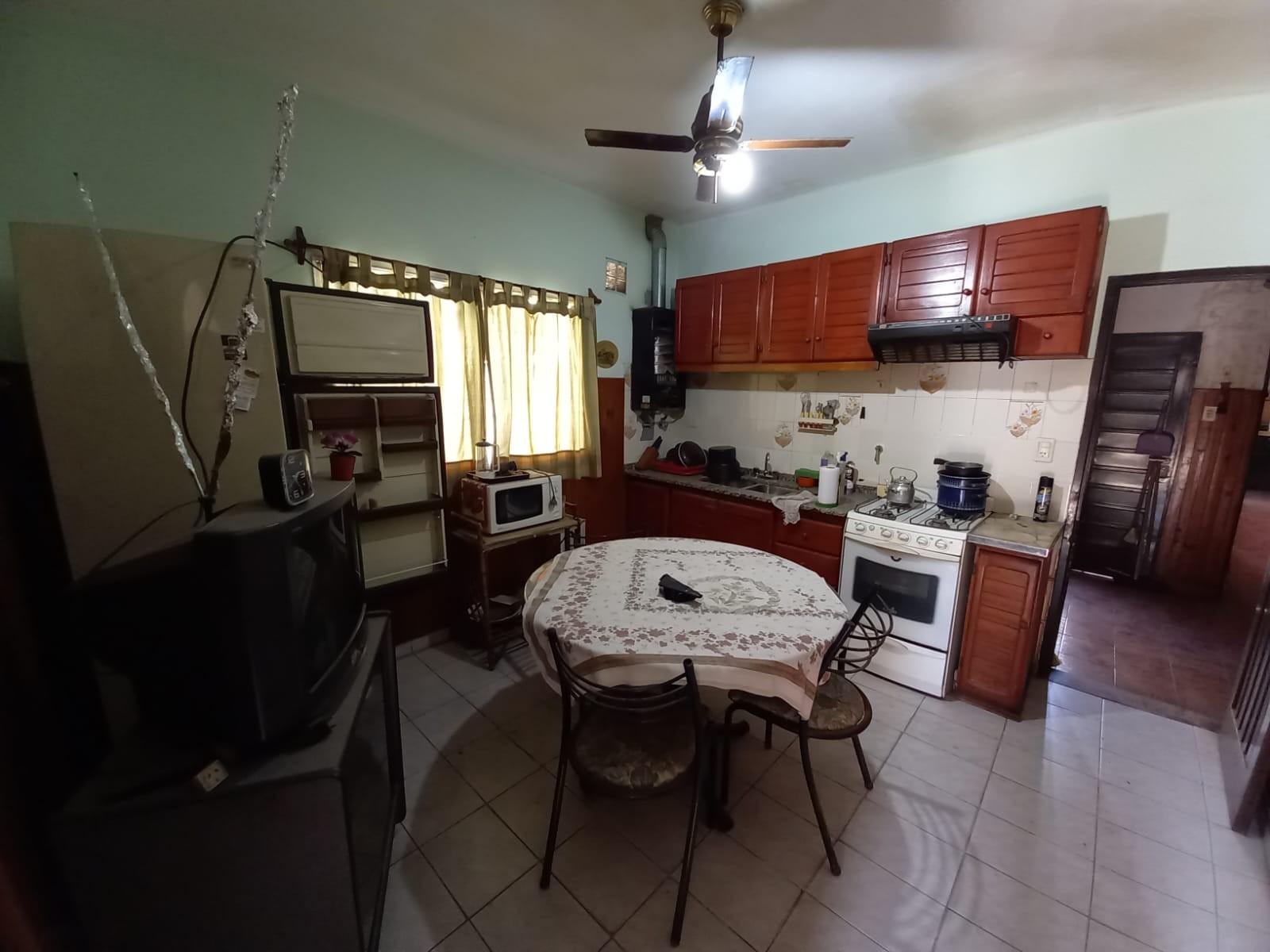 CASA AMERICANA 3 AMBIENTES CON COCHERA Y QUINCHO CON PARRILLA, HAEDO. — foto 5