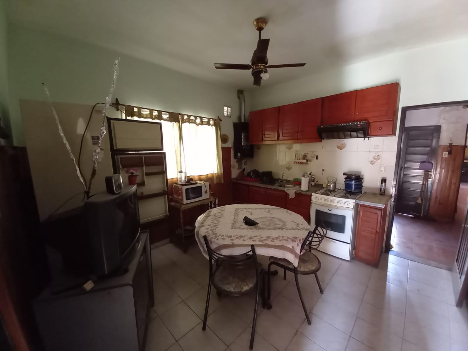 CASA AMERICANA 3 AMBIENTES CON COCHERA Y QUINCHO CON PARRILLA, HAEDO. — foto 6