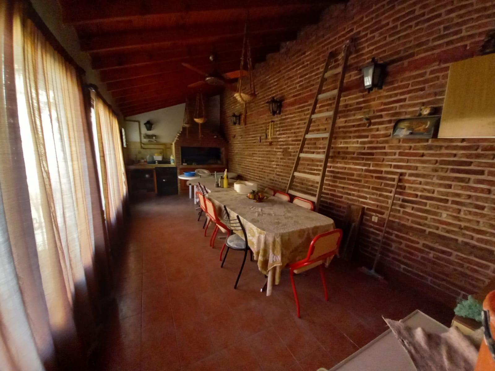 CASA AMERICANA 3 AMBIENTES CON COCHERA Y QUINCHO CON PARRILLA, HAEDO. — foto 7