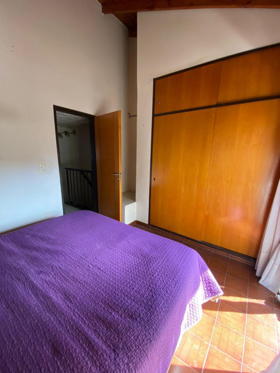 EXCELENTE DUPLEX 3 AMBIENTES AL FRENTE CON ENTRADA DE AUTO DESCUBIERTA YPATIO CON PARRILLA. OPORTUNIDAD — foto 8