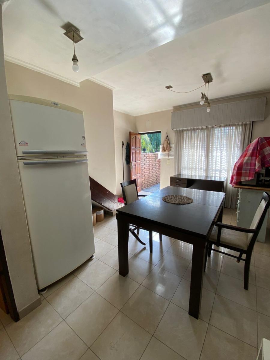 EXCELENTE DUPLEX 3 AMBIENTES AL FRENTE CON ENTRADA DE AUTO DESCUBIERTA YPATIO CON PARRILLA. OPORTUNIDAD — foto 10