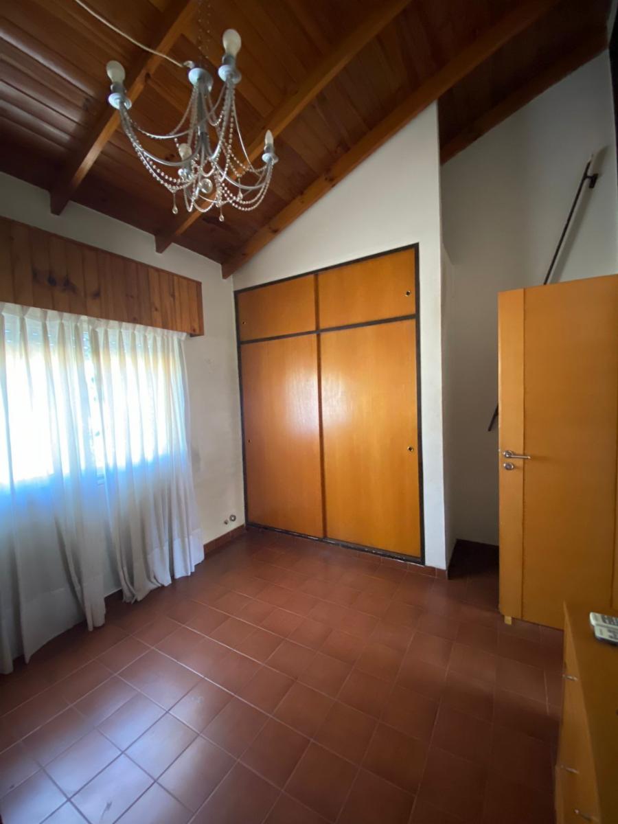 EXCELENTE DUPLEX 3 AMBIENTES AL FRENTE CON ENTRADA DE AUTO DESCUBIERTA YPATIO CON PARRILLA. OPORTUNIDAD — foto 12