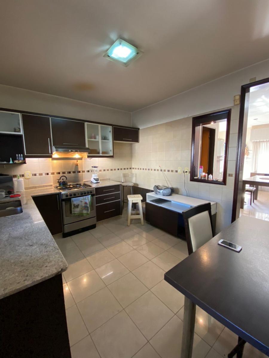 EXCELENTE DUPLEX 3 AMBIENTES AL FRENTE CON ENTRADA DE AUTO DESCUBIERTA YPATIO CON PARRILLA. OPORTUNIDAD — foto 14