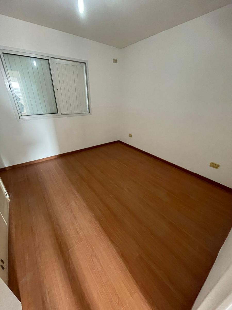 TRIPLEX 4 AMBIENTES AL FRENTE CON GARAGE PARA DOS AUTOS, PATIO Y LAVADERO. — foto 10