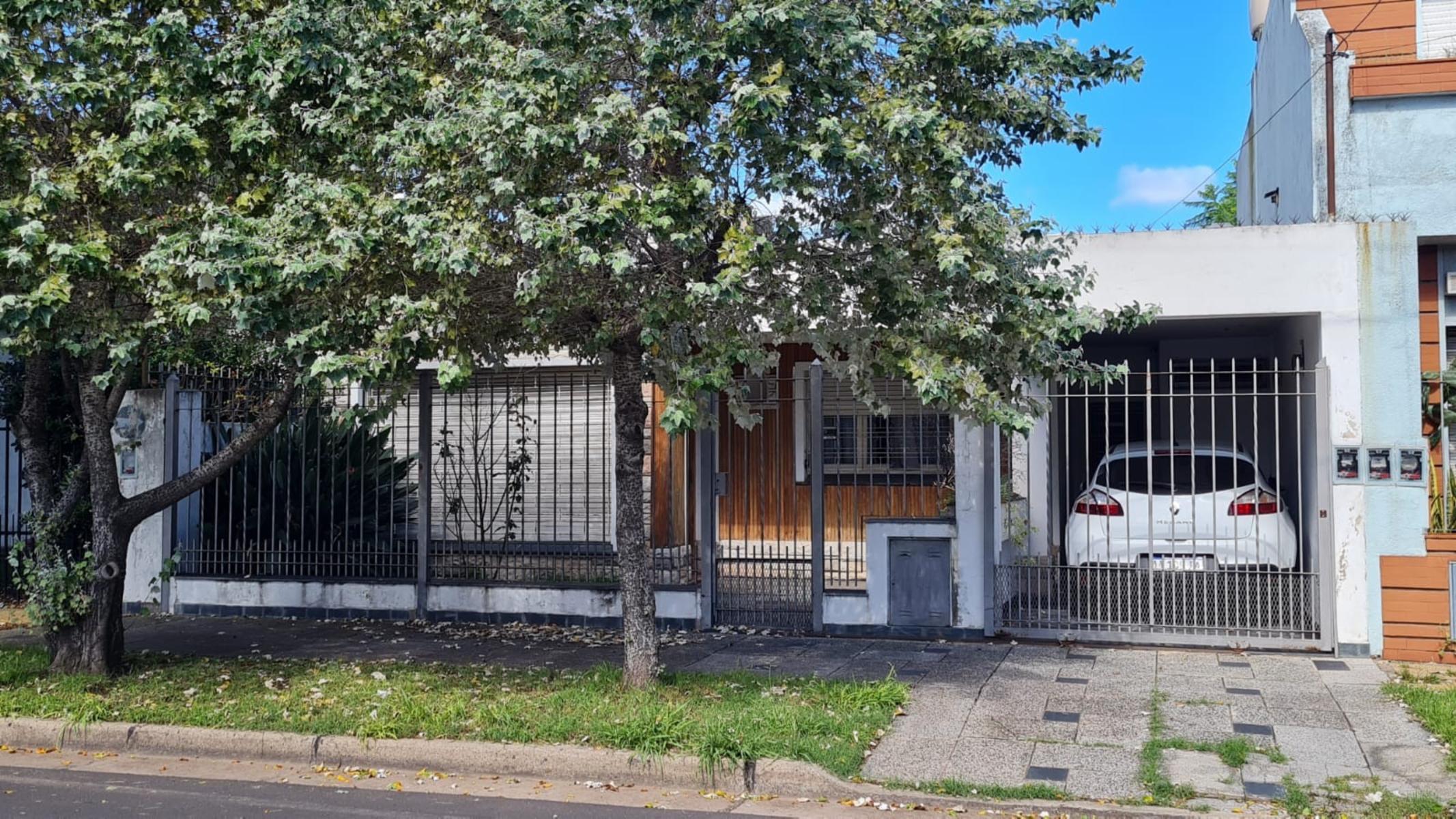CASA AMERICANA DE 3 AMBIENTES SOBRE LOTE DE 10 x 21, EXCELENTE UBICACION. — foto 2