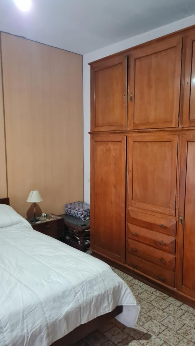 Casa americana 3 ambientes con garage, jardin al frente, galeria y fondo, sobre lote de 8,66 x 30 metros. Villa Luzuriaga — foto 10