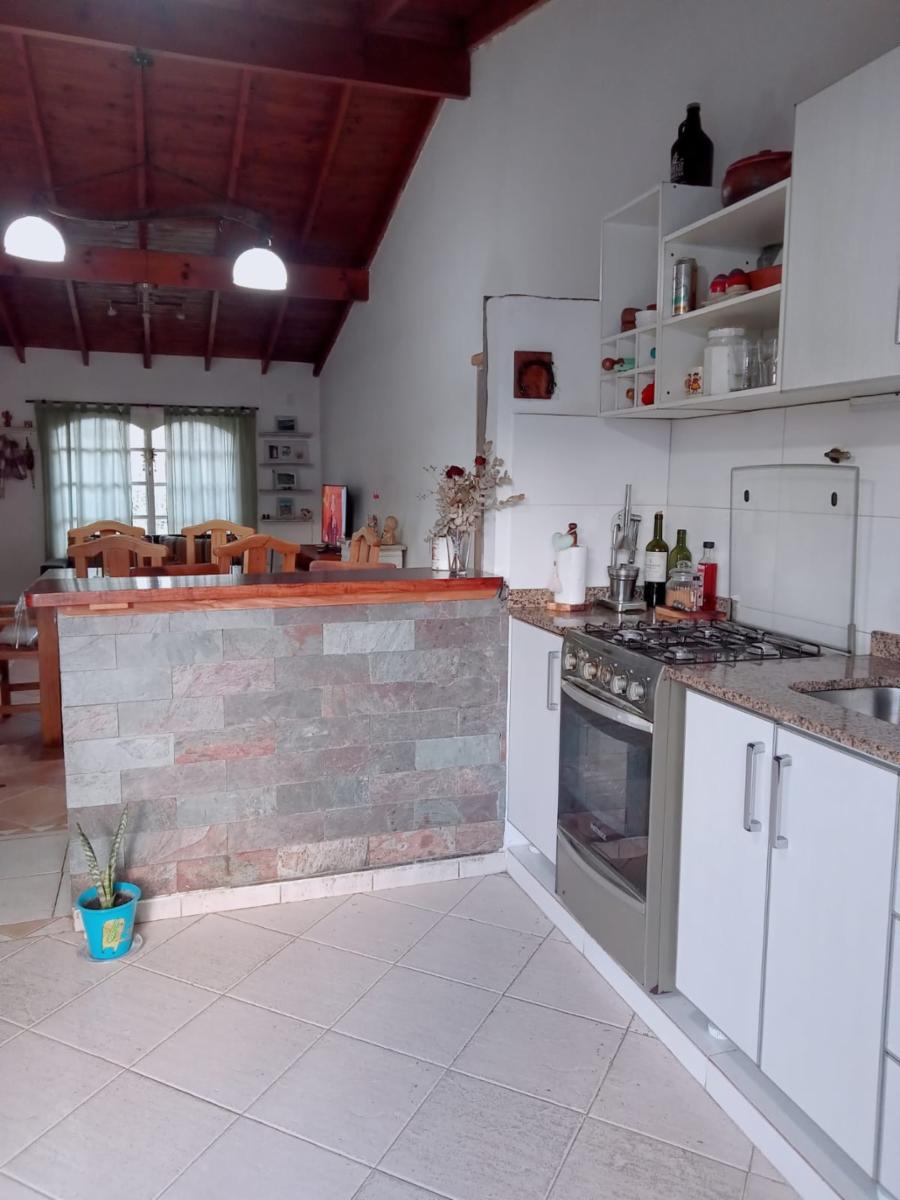 CHALET DE 4 AMBIENTES CON DOS LOCALES AL FRENTE — foto 6