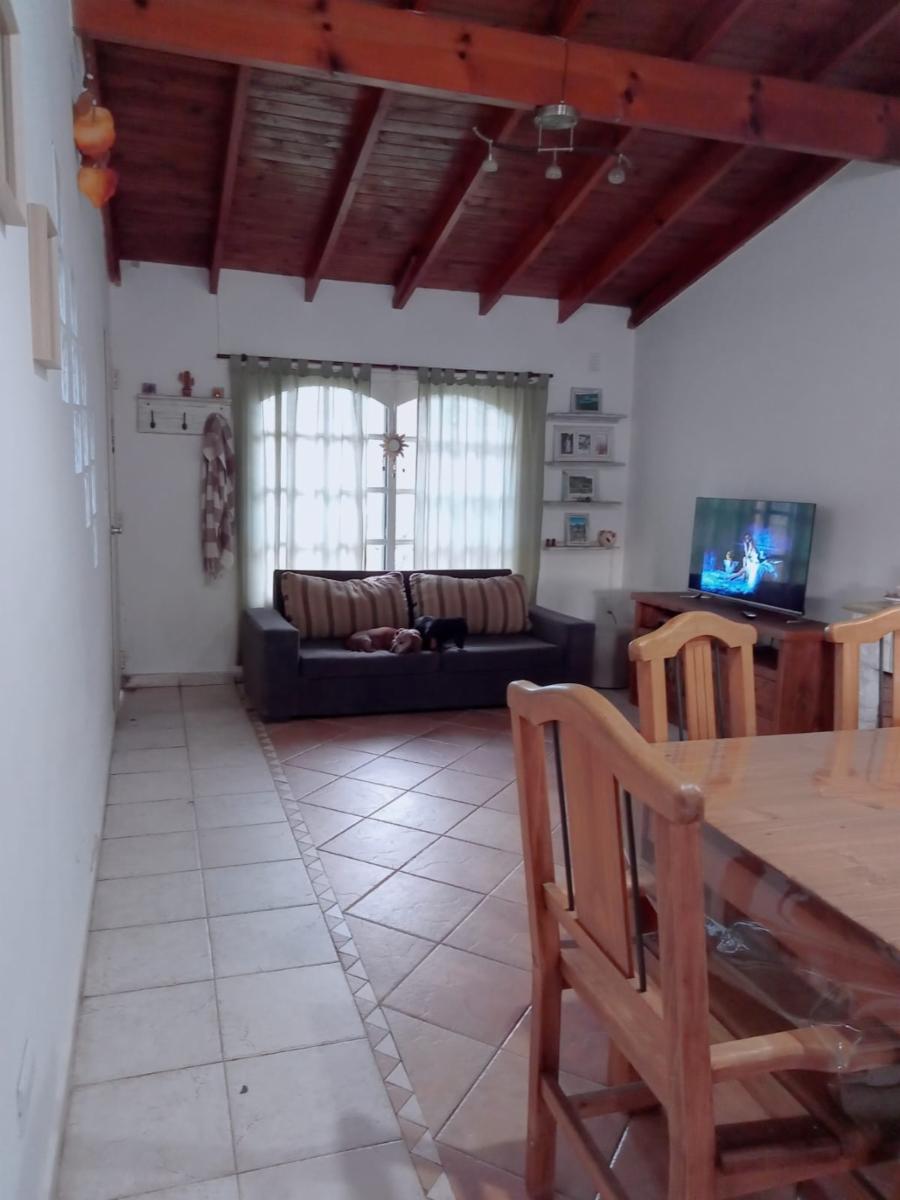 CHALET DE 4 AMBIENTES CON DOS LOCALES AL FRENTE — foto 7