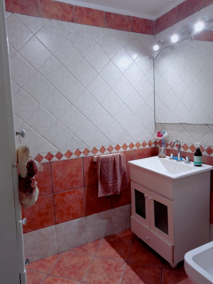 CHALET DE 4 AMBIENTES CON DOS LOCALES AL FRENTE — foto 9