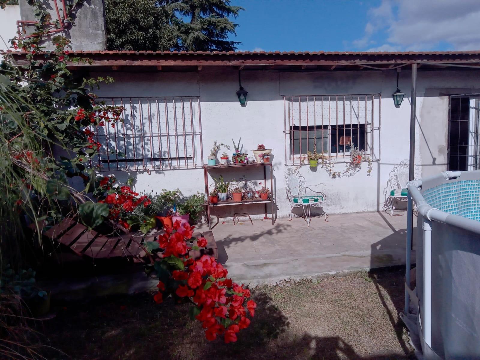 CHALET DE 4 AMBIENTES CON DOS LOCALES AL FRENTE — foto 15
