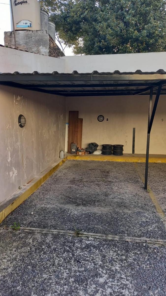 Excelente monoambiente con cochera cubierta, muy buen estado. Villa Luzuriaga — foto 7