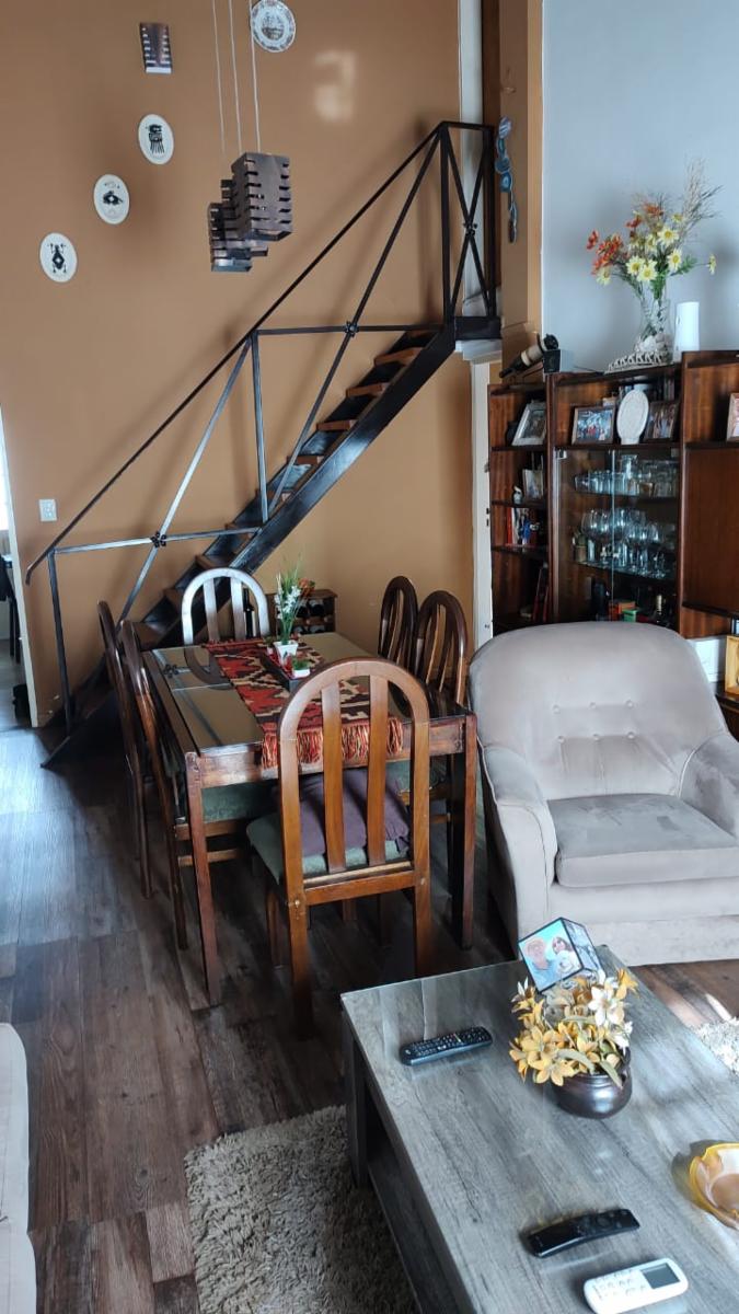 Chalet de 5 ambientes con garage y fondo libre, sobre lote de 10 x 28. Muy buen estado — foto 6