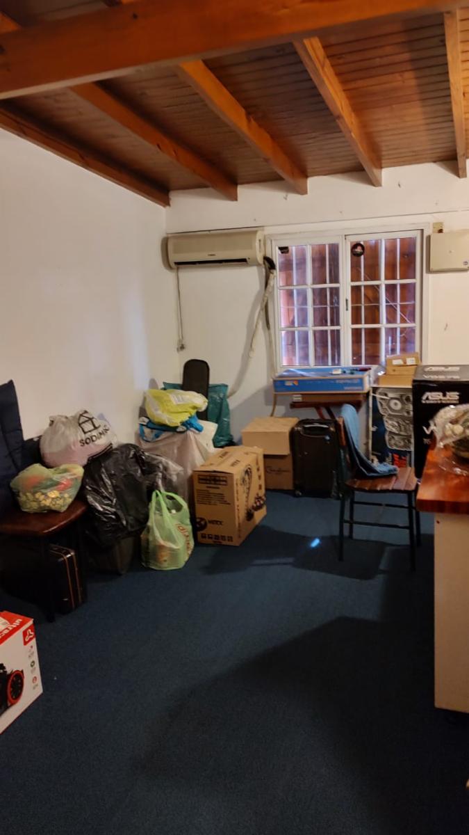 Chalet de 5 ambientes con garage y fondo libre, sobre lote de 10 x 28. Muy buen estado — foto 11