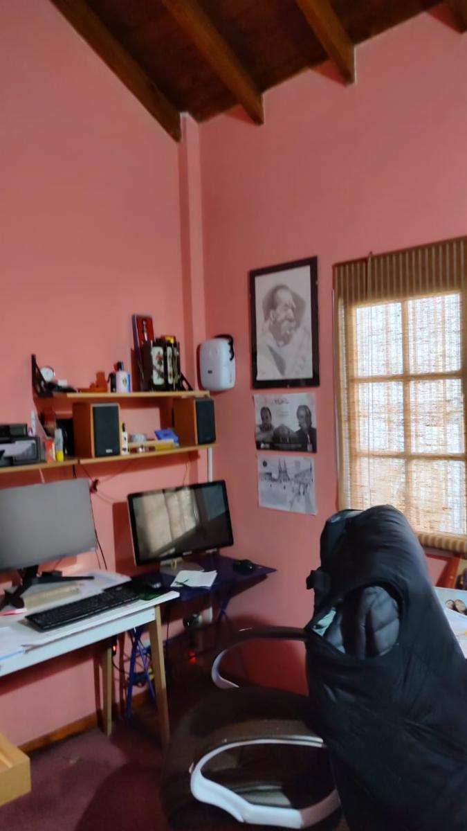 Chalet de 5 ambientes con garage y fondo libre, sobre lote de 10 x 28. Muy buen estado — foto 13