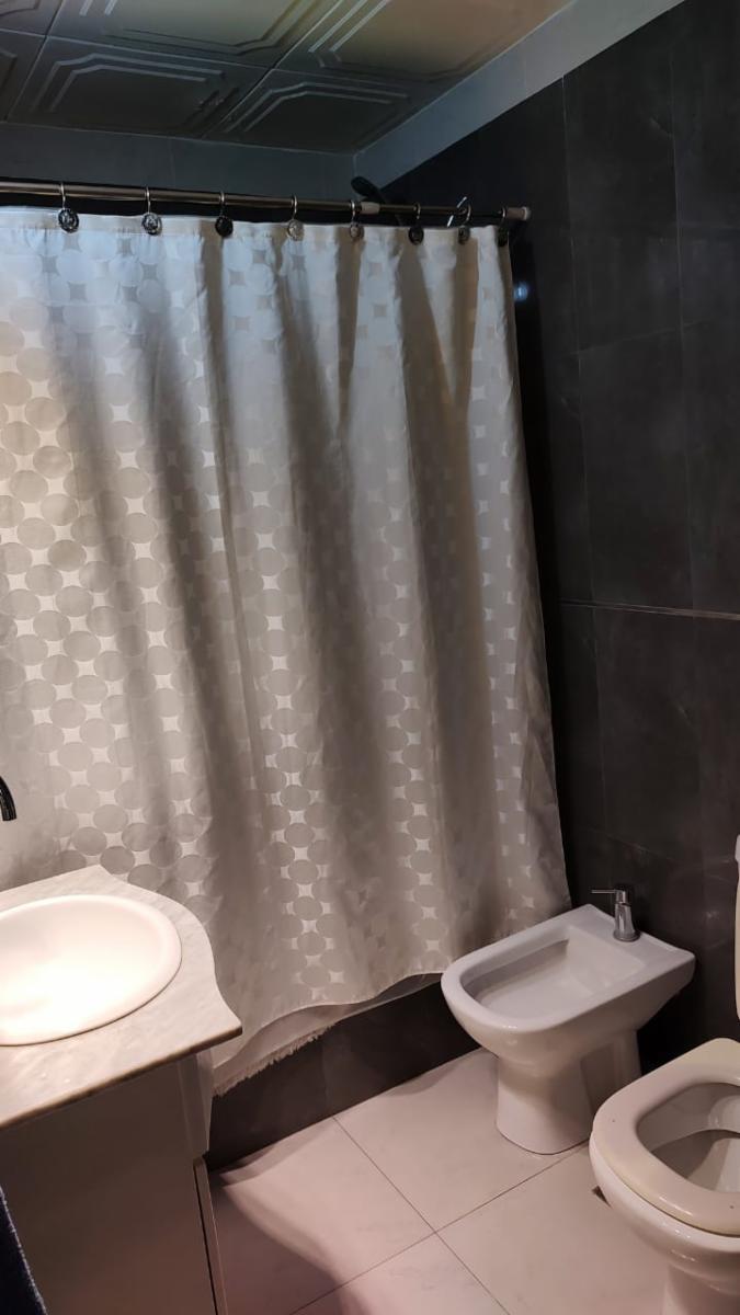 Chalet de 5 ambientes con garage y fondo libre, sobre lote de 10 x 28. Muy buen estado — foto 15