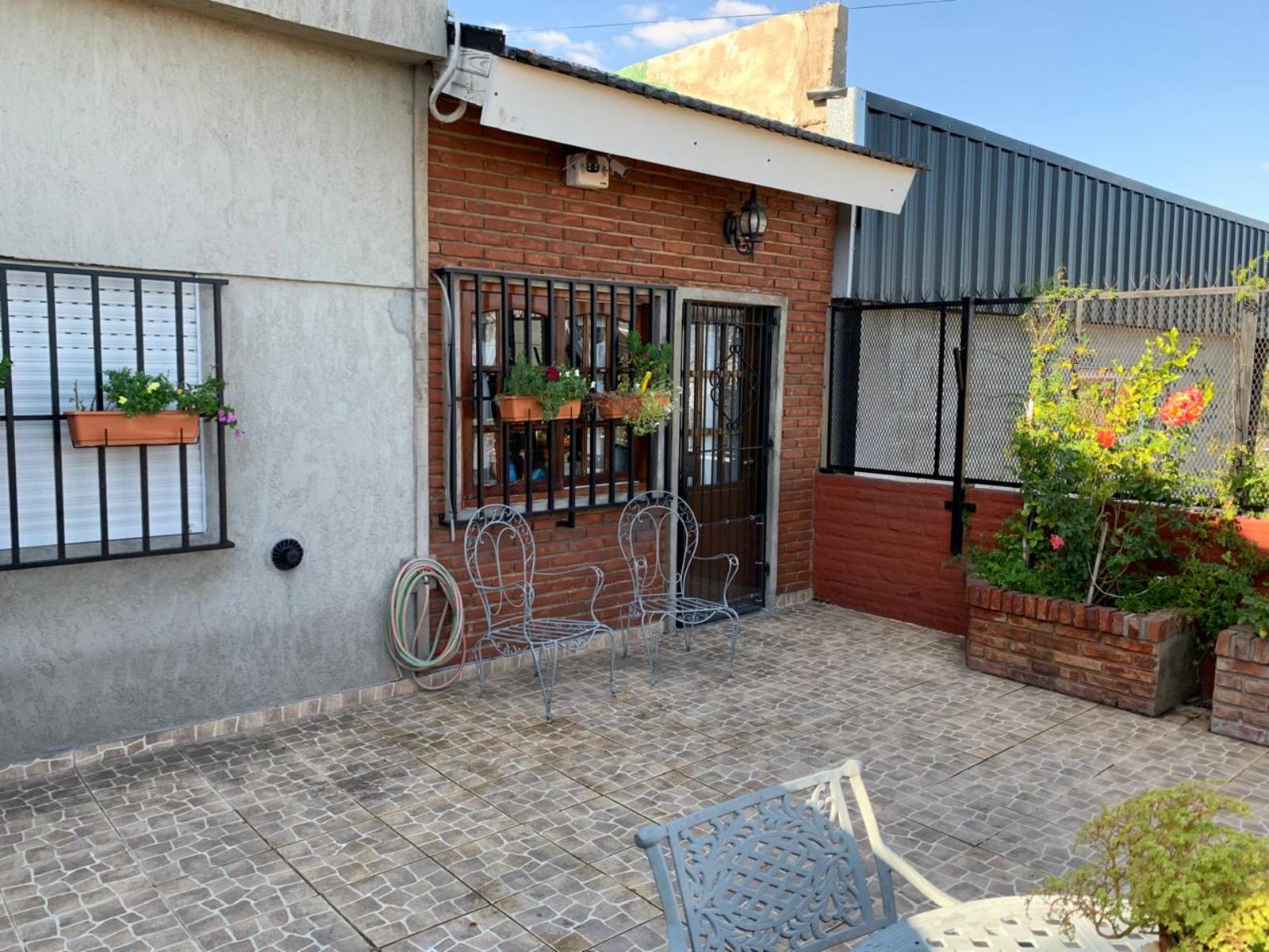 Excelente departamento 1º piso al frente 3 ambientes con patio conparrilla, APTO CREDITO. — foto 14