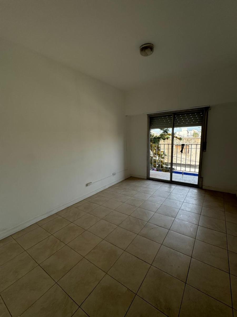 Departamento 2 ambientes con balcón al frente, excelente ubicación esquina Av. Arieta. APTO CREDITO — foto 4