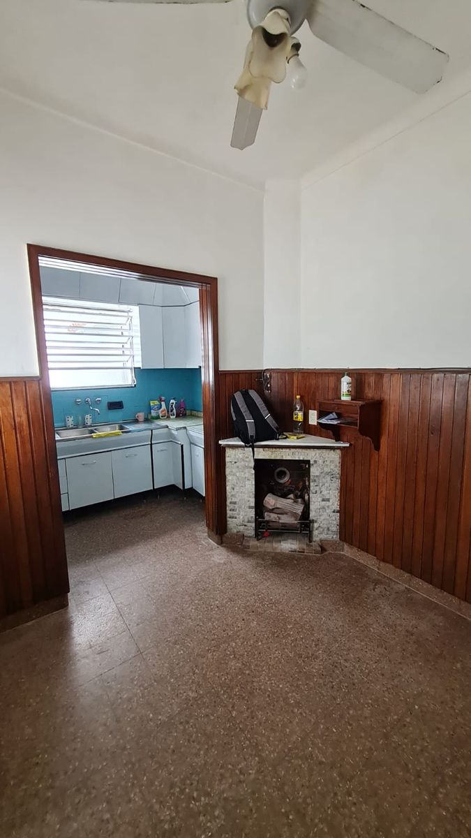 Chalet tejas colonial de 3 ambientes con garaje y fondo libre con parrilla — foto 9