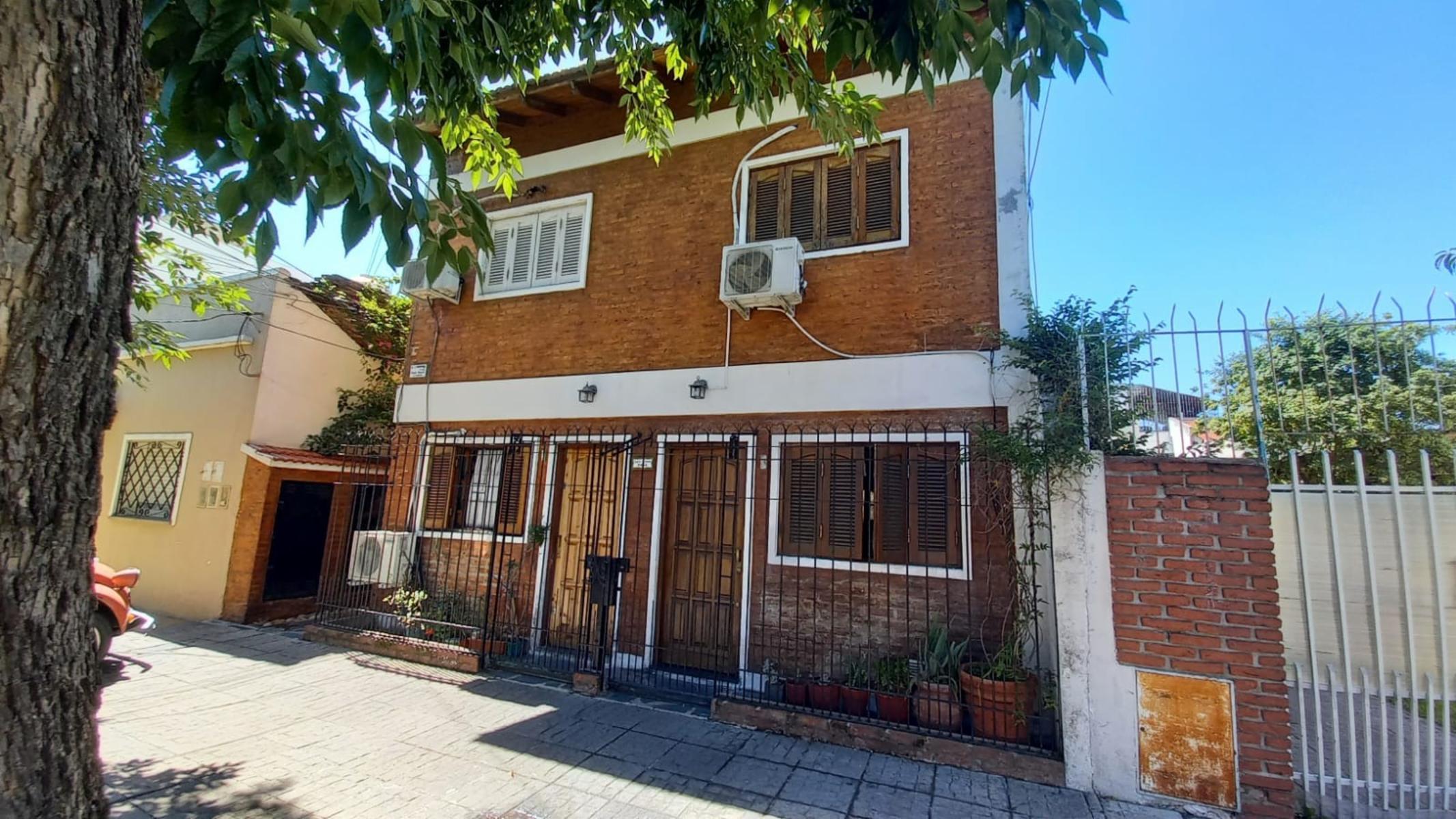 triplex 4 ambientes con patio y parrilla