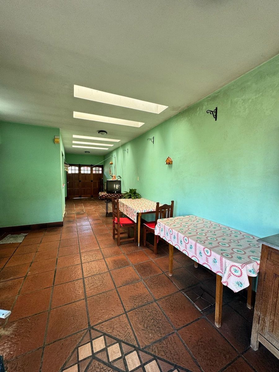 Casa americana 3 ambientes con jardín, garage cubierto, quincho yampliofondo con cuarto de herramientas. Excelente propiedad,ubicacióninmejorable a metros de Av. Arieta — foto 11